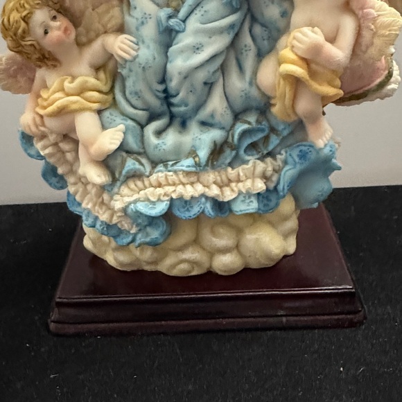 Angel and Cherubs Statue, 11” Tall, Resin On Wood Base, Unbranded - Picture 5 of 9